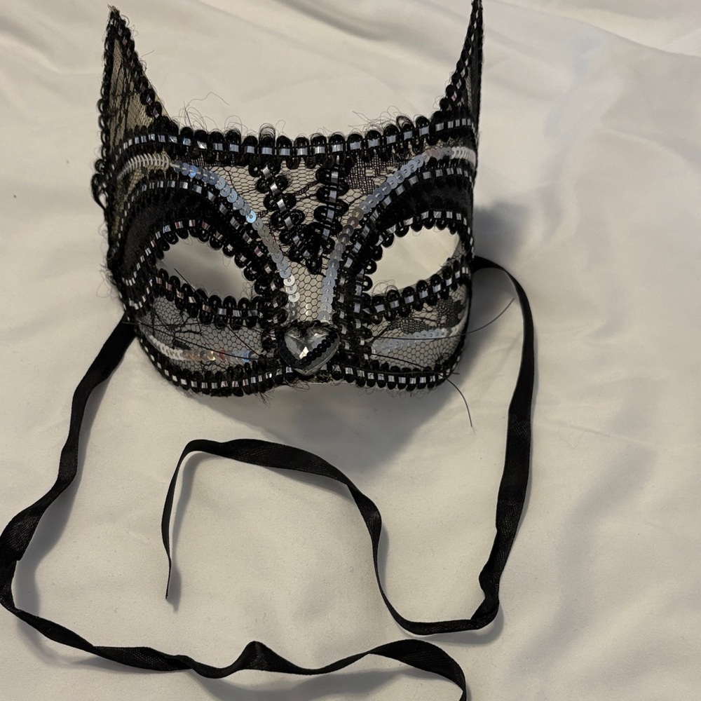Elegant Black Lace Cat Mask